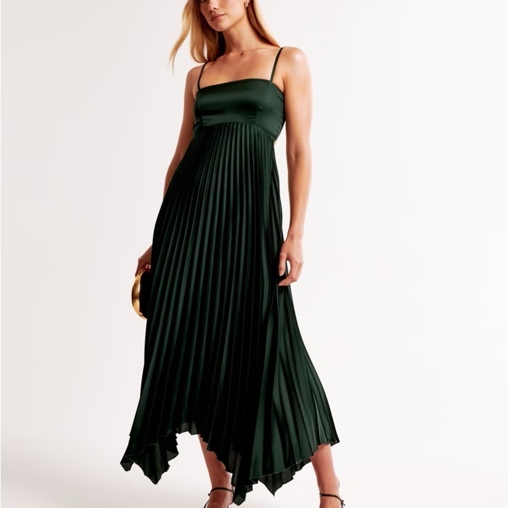 Abercrombie and Fitch Clasp Back Pleated Midi Dress in Deep Green